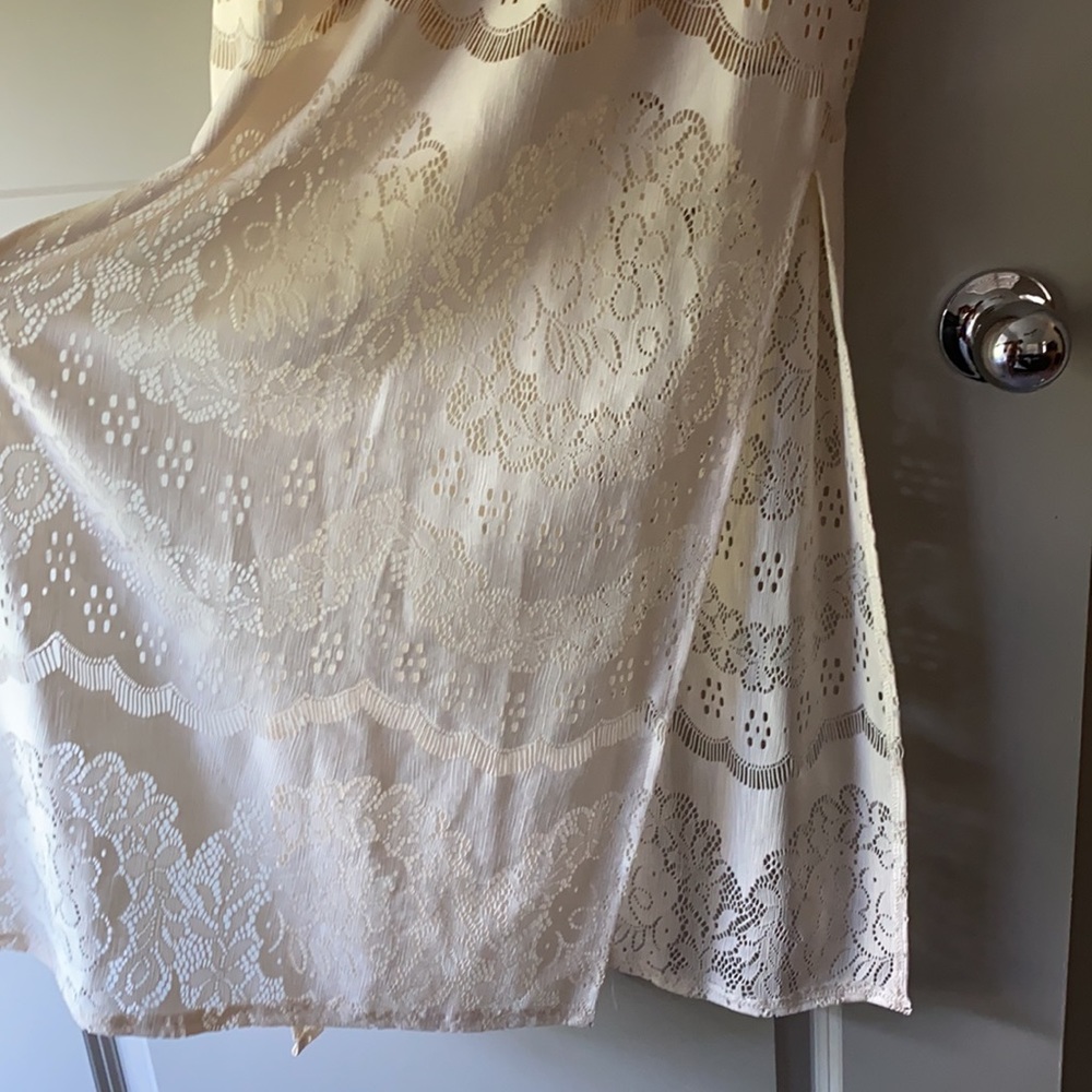 BOGO Maxi Backless Cream White Lacy Dress - Picture 4 of 8